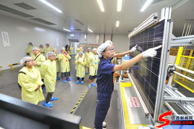 全国网媒记者走进晋能清洁能源，探访光伏电池开发之“奥秘”